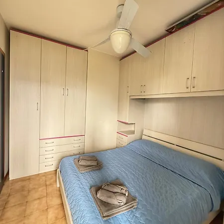 Appartamento Grazioso N 66 A A 100 Mt Dal Mare