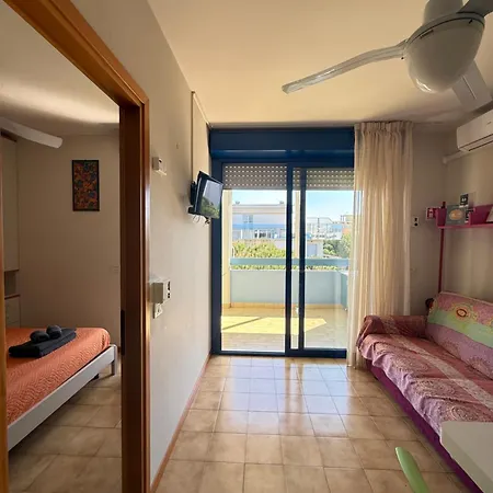 Grazioso N 66 A A 100 Mt Dal Mare *